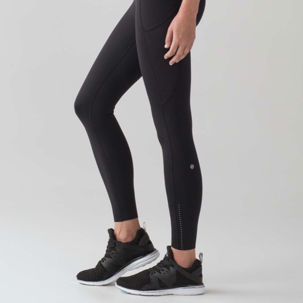 Lululemon Fast and Free High-Rise Tight Reflective 25” – Black – Size 6 – EUC
